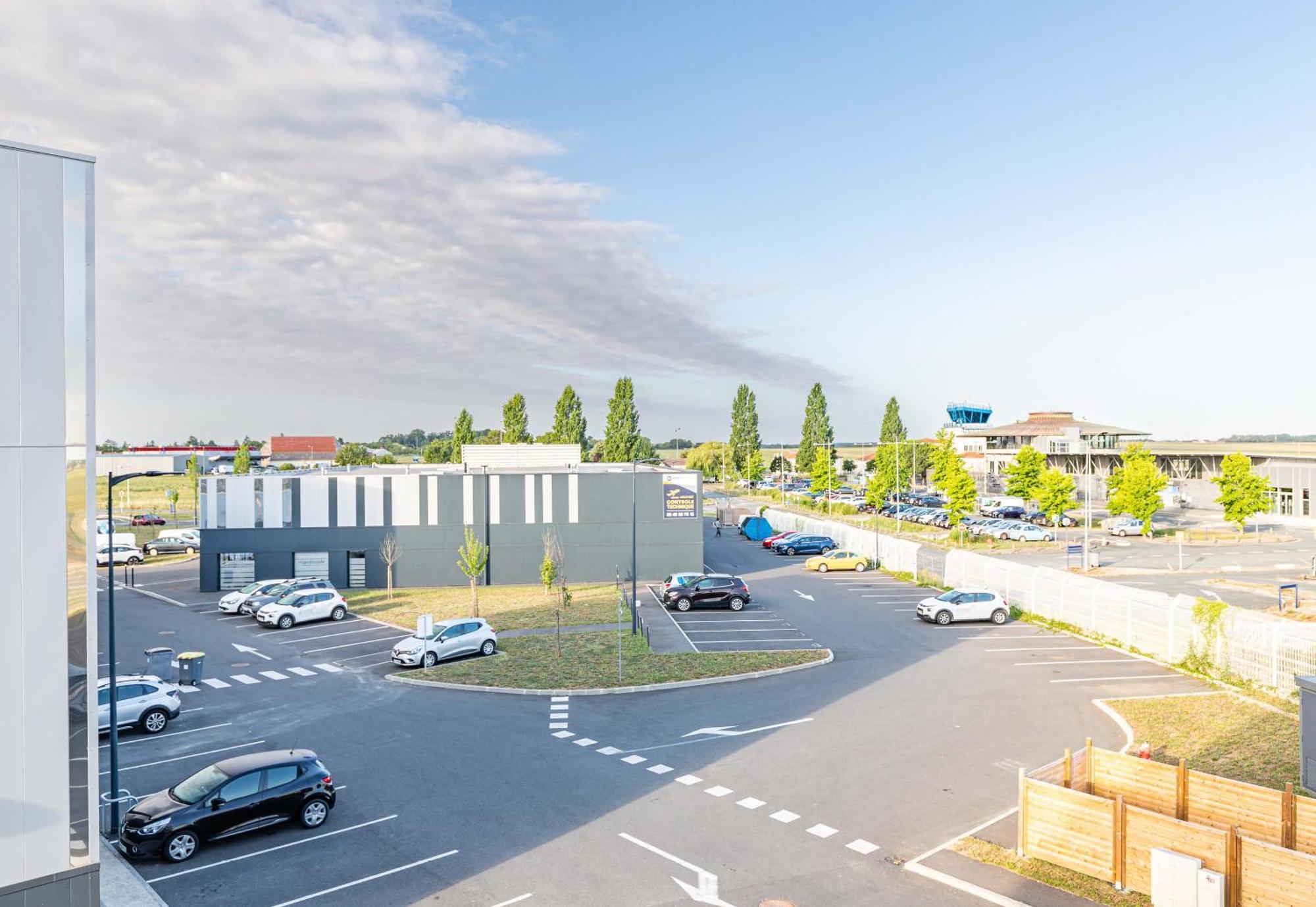Hotel Poitiers Aeroport 3*